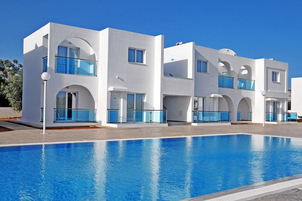Kaos Hotel Apartments Ayia Napa Exterior photo